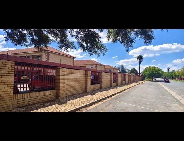 1 BEDROOM APARTMENT FOR SALE IN DASSIE RAND